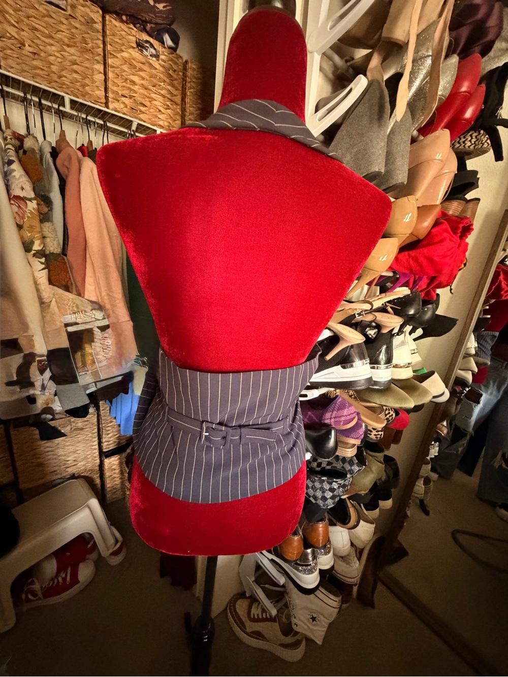 Express Navy Pinstripe Vest and Wide-Leg Pantsuit - Picture 4 of 9
